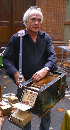 Nosta, Chanteur de Rue