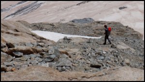 14h19-Descente-cairnee-vers-glacier-Noir.JPG