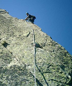 Dent d'Orlu, gendarme arète E., photo A.Cowley