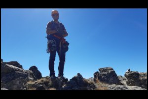12h28-Man-on-top.jpg