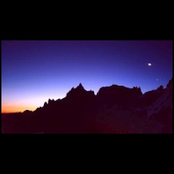 J4h44-aiguille-du-Plan+Lune+Venus.jpg