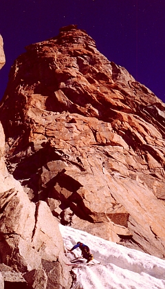 Grand Capucin, Couloir d'attaque