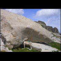 76-Mere-allaitante-en-granite.jpg