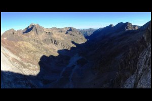09h32-L.ombre-quitte-vallee-de-Gaube.jpg