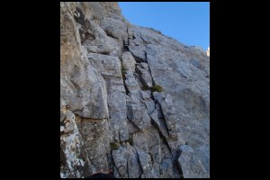10h23-L9-autres-Fissures-raides+2-Pitons.jpg