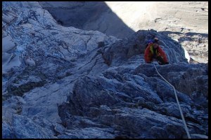12h06-L12-Eperon-facile-bon-rocher.jpg