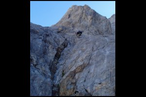 J1.14h59-Denis-descend-LE-filon-d.Ophite.jpg