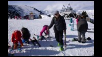 09h40-On-met-les-skis.jpg