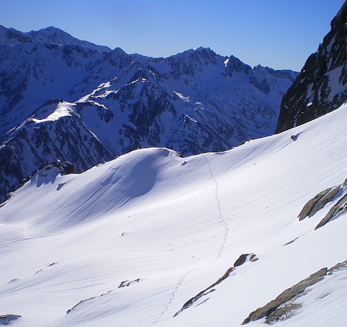 trace en face SE pic Belcaire