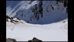 13h40-Descendeur-couloir-E-raide.JPG