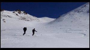 14h25-Traces-de-descente-ski.JPG