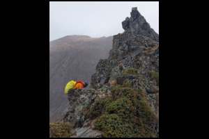 15h39-Denis-passe-dalle-mouillee-glissante.jpg