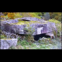 015-Dolmen-Abris-Tute-Ours-Nerech.JPG
