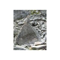 Raid12-49-Cairn-triangle.jpg