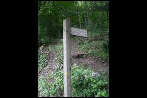 09-Guichards-monter-sentier-boueux.jpg