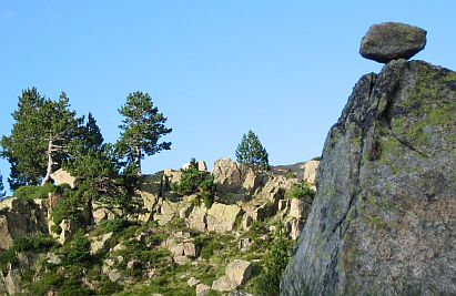 Cairn & pins, Saboredo